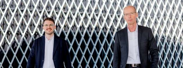 Bei Finder gestalten Johannes Krutzek und Berthold Schlechtriemen Proske gemeinsam die internationale Unternehmensführung. Das Duo verbindet Familientradition mit moderner Managementpraxis und stärkt die europäischen Niederlassungen durch Erfahrung, Flexibilität und neue Impulse.