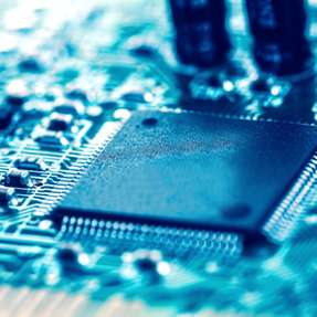 Die modularen Mechatroniklösungen von Bosch Rexroth – von Lineartechnik-Komponenten bis hin zu einbaufertigen Subsystemen – steigern die Präzision, den Durchsatz und die Effizienz in der Halbleiter- und Elektronikfertigung.