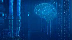 Flüssigkeits- und Hybridkühlungen setzen sich in modernen Rechenzentren zunehmend durch. Sie ermöglichen eine energieeffiziente Wärmeableitung selbst bei hohen Leistungsdichten – ein entscheidender Faktor für KI-Cluster und GPU-basierte Systeme.