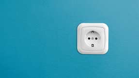 Die 7U-Schaltschranksteckdosen kombinieren kompakte Bauform, robuste Industriequalität und internationale Flexibilität. Mit Varianten für Nordamerika und die Schweiz sowie integrierter LED-Netzspannungsanzeige bieten sie eine sichere und komfortable Energieverteilung in unterschiedlichsten Anwendungen.