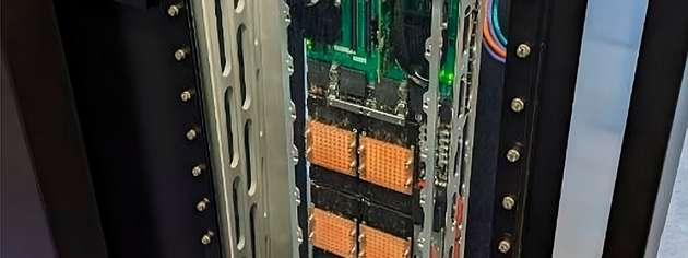 Darstellung einer zweiphasigen immersionsgekühlten Edge-KI-Server-Lösung auf der Nav- League's-Konferenz Sea-Air-Space 2023