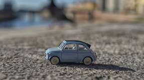 Miniaturisierung auf Ringformat: „Ring One“ vereint Vitaldatenerfassung und NFC‑Bezahlen in einem sehr kompakten Gerät – inklusive Sensorik, Bluetooth und einer einzigen Antenne, die sowohl kontaktloses Laden als auch Zahlungsfunktionen ermöglicht.