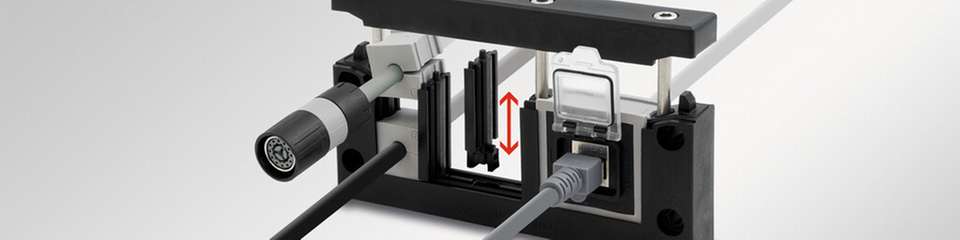 Die KEL‑ERM Vario von Icotek reduziert die Variantenvielfalt mit einer Rahmengröße pro Ausführung und lässt sich dank steckbarer Trennstege flexibel bestücken.