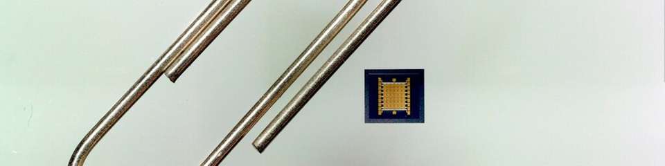 5 x 6 Varaktorarray mit einer Resonanzfrequenz von 1 MHz auf einem 3 x 3 mm2 Siliziumchip.