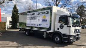 Elektro-Lkw und andere Nutzfahrzeuge könnten mit integrierten PV-Elementen Energie sparen.