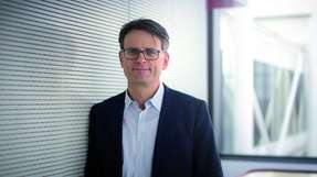 Ingo Schöbe ist bei Gisa Vice President Consulting und in dieser Funktion auch Mitglied der Geschäftsleitung des Unternehmens. Der studierte Informatiker bekleidete vor seiner Tätigkeit langjährig Funktionen in der Technologieentwicklung und dem Vertrieb für IT Lösungen in der Energiewirtschaft. Neben seiner beruflichen Tätigkeit engagiert sich Schöbe im Vorstand des BEMD – Bundesverband der Energiemarktdienstleister e.V.