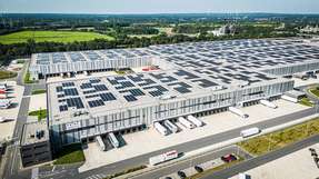 Die größte Photovoltaik-Dachanlage Deutschlands strahlt jetzt im Ruhrgebiet und versorgt Metro Logistics vor Ort mit sauberem Strom.