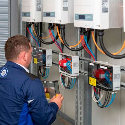 TÜV Süd unterstützt bei der gesamten Prüfung rund um die Technik hinter PV-Anlagen. 