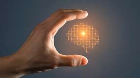 Mit Künstlicher Intelligenz das System optimieren: Voraussetzung für den Einsatz neuer Algorithmen ist ein massiver Ausbau der Messtechnik im Niederspannungsnetz – das Stromnetz der Zukunft.