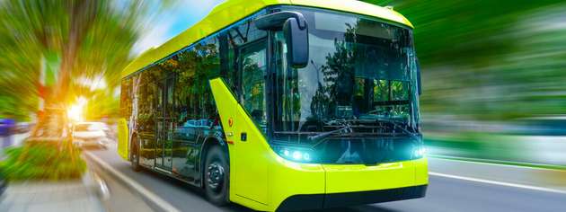 Das Forschungsprojekt EMOSYN der Fachhochschule Kiel liefert Erkenntnisse für die Elektrifizierung von Busflotten und den ÖPNV.