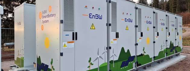 Die Batteriespeicher am Windpark Häusern: Die erzeugten Strommengen aus dem Windpark Häusern lassen sich durch den Speicher flexibler einspeisen.