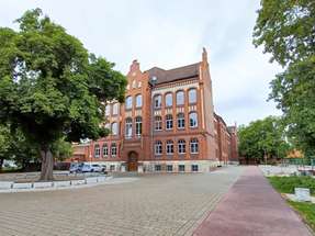 Ein aktiver Beitrag zum Klimaschutz: Im Rahmen eines Energiespar-Contractings sparen Engie Deutschland und der Unstrut-Hainich-Kreis jährlich 440.000 Euro Energiekosten und 1.596 t CO2 ein. Auf dem Bild ist die Regelschule Petri zu sehen, eine der zwölf kommunalen Liegenschaften.