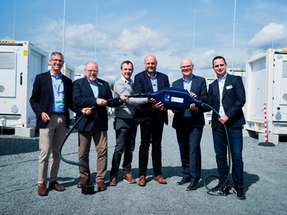 Von links nach rechts: Christian Marcks (GLS Bank), Walter Behrens (Kreispräsident), Georg Gallmetzer (Eco Stor), Marc Prätorius (Bürgermeister von Bollingstedt), Tobias Goldschmidt (Minister für Energiewende, Klimaschutz, Umwelt und Natur Schleswig-Holstein) und Steffen Bandelow (SH Netz).