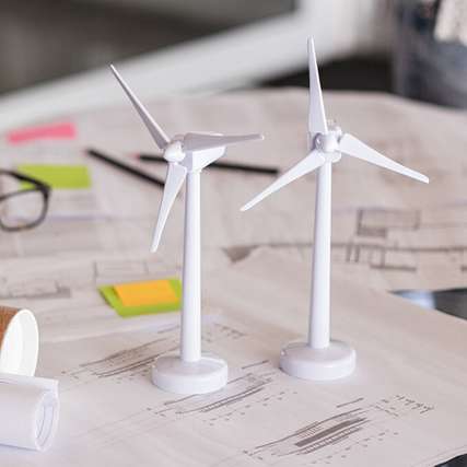 Das Projekt „Wind & Regio” hat das Ziel, die Kleinwindanlage aus ihrer Nische herauszuholen. Dazu werden moderne Technologien wie Künstliche Intelligenz mit praxisnaher Forschung in der Region kombiniert.