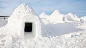 Das Rechenzentrum nutzt Brunnenwasser zur Kühlung und führt die dabei entstehende Abwärme zur Beheizung des Gebäudes zurück.