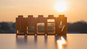 Großbatteriespeicher stabilisieren das Stromnetz, verringern den Reservebedarf und helfen, die Kosten im Energiesystem zu senken.