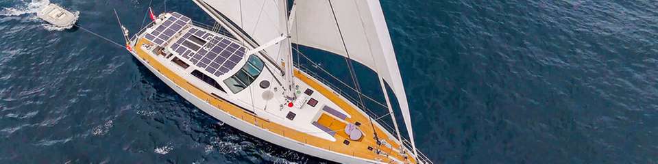 Sailectron Services aus Hundsdorf bei Graz hat sich auf Planung und Umsetzung von Photovoltaik- und Batteriesystemen auf Segel- und Motoryachten spezialisiert.