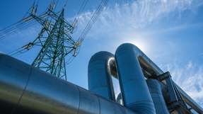 Bei Power-to-Gas wird überschüssiger Strom als synthetisches Erdgas (SNG) aus Wasserstoff und CO2 gespeichert.