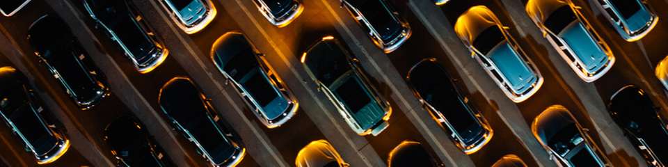 Batterieelektrische Fahrzeuge stellen ganz besondere Anforderungen an die Sicherheit. Bei kritischen Drücken innerhalb der Akkuzellen sorgen hochspezialisierte, vibrationsbeständige Berstscheiben zuverlässig für eine unmittelbare und kontrollierte Entlastung.