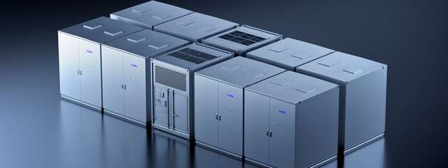 Mit Tener Sodium präsentiert Catl ein natriumionenbasiertes Energiespeichersystem, das durch den Verzicht auf Lithium und den Einsatz weltweit verfügbarer Rohstoffe eine sichere, kosteneffiziente und nachhaltige Lösung für stationäre Großspeicheranwendungen bietet.