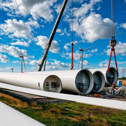 Für den Ausbau von Wind- und Solarenergie sind verlässliche Rahmenbedingungen notwendig. Es liegen Alternativen zum geplanten Redispatch-Vorbehalt auf dem Tisch.
