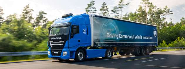 Das Antriebsstrang-Portfolio von ZF kombiniert Hybrid- und Elektrotechnologien, um verschiedene Wege zur Dekarbonisierung zu unterstützen.