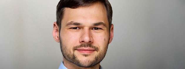 Sebastian Franke arbeitete nach seinem Diplomabschluss in Kraftwerkstechnik 4,5 Jahre als Projektleiter im Recycling und in der thermischen Verwertung internationaler Projekte. Anschließend nutzte er sein Wissen 1,5 Jahre im Maschinen- und Sondermaschinenbau bei einem mittelständischen Anlagenbauer. 2020 wechselte er zur BFE als Energieberater, wo er sich mit E-Mobilität und Weiterleitung an Dritte befasste. Im April 2021 wechselte er innerhalb des Konzerns zu econ solutions. Dort liegen seine Schwerpunkte in der Projektierung, Inbetriebnahme, Potenzialanalysen und Kundenberatung, mit einem Fokus auf Spitzenlastmanagement.