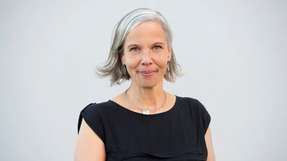 Dr. Anna Braune studierte Technischer Umweltschutz an der TU Berlin. Sie arbeitete für verschiedene Beratungsunternehmen im Bereich Nachhaltigkeit und Gebäudetechnik. Als Mitinitiatorin war sie bis Ende 2008 Geschäftsführerin der Deutschen Gesellschaft für Nachhaltiges Bauen und leitet seit September 2015 DGNB Abteilung Forschung und Entwicklung.