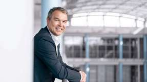 Frank Notz studierte Maschinenbau und Wirtschaftsingenieurwesen. Seit 1996 war er für Festo im In- und Ausland tätig: u.a. als Vertriebsleiter Americas und Chief Strategy Officer China. 2016 übernahm er die Geschäftsführung der Vertrieb GmbH & Co. KG und wurde 2019 als HR-Vorstand berufen. Im September 2022 übernahm er als Vorstand Sales das Vertriebsressort.