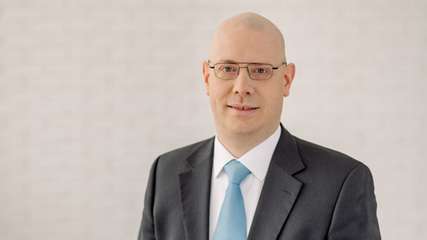 Udo Schneider verfügt über mehr als zehn Jahre Erfahrung am Markt für Computer- und Netzwerksicherheit in der EMEA-Region. Seine Leidenschaft gilt der Sicherung des IoT-Ökosystems. Als Governance, Risk & Compliance Lead, Europe bei Trend Micro setzt er sein technisches und Produktmarketing-Fachwissen ein, um Kunden, Partner und Multiplikatoren über die besten Praktiken und Strategien zum Schutz ihrer IoT-Geräte, -Daten und -Anwendungen vor Cyber-Bedrohungen aufzuklären, zu informieren und zu befähigen. Zu seinen Spezialgebieten gehören IaaS-, PaaS- und SaaS-Sicherheit aus Anwender- und Entwicklersicht sowie Antivirus-, Antispam-, Antispyware- und Antimalware-Technologien, Firewalls, IP-Sicherheit, VPN und PKI. 