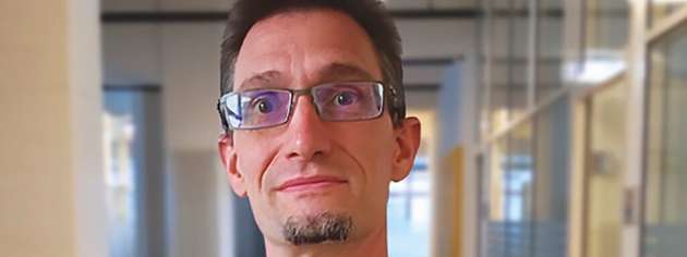 Dr. Thomas Kopfstedt ist seit 2021 Mitglied der Geschäftsführung von Knowtion und konzentriert sich in dieser Funktion darauf, neue Technologien in die Produkte der Kunden zu bringen. Seine Expertise hat er über mehrere Stationen in der Automobilzuliefererindustrie und der Wehrtechnik mit Focus auf Fahrassistenzfunktionen und hochautomatisierte Funktionen erworben. In seiner Freizeit ist Dr. Kopfstedt seit vielen Jahren im IEEE aktiv und bekleidet dort aktuell Funktion des Vice Chair für die Deutsche Section des IEEE.