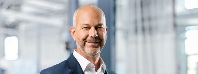 Johannes Linden ist seit über 20 Jahren als Allein- und Konzerngeschäftsführer bzw. Vorstand mittelständischer, international operierender Lösungsanbieter in der Automations- und Maschinenbaubranche tätig. Seit Januar 2023 verantwortet er bei PFISTERER als Sprecher des Vorstands die Ressorts Finance und Operations.