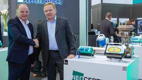 Dr. Gunther Kegel (links), CEO von Pepperl+Fuchs, und Nils Herzberg, Global Head Go-to-Market & Strategic Partnerships for SAP Leonardo IoT