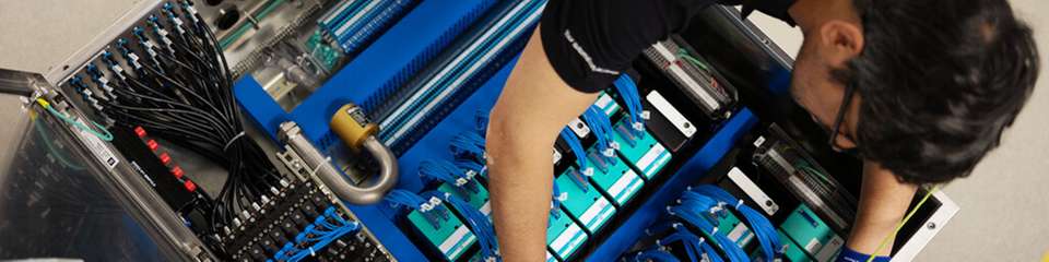 Zusammenbau einer Remote-I/O-Lösung für die Zone 1 im Solution Engineering Center Bühl 