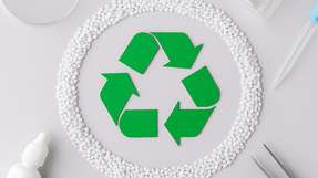 Forschende entwickeln neue fluorierte Polyester, die sich leichter abbauen und recyceln lassen.