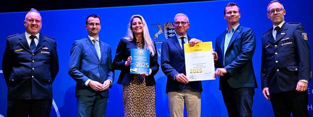 Bei der Feierstunde in Rottenburg (von links): Bernd Wagner, Michael Moser, Jennifer Juchheim, Thomas Strobl, Markus Juchheim und Christian Vögele.