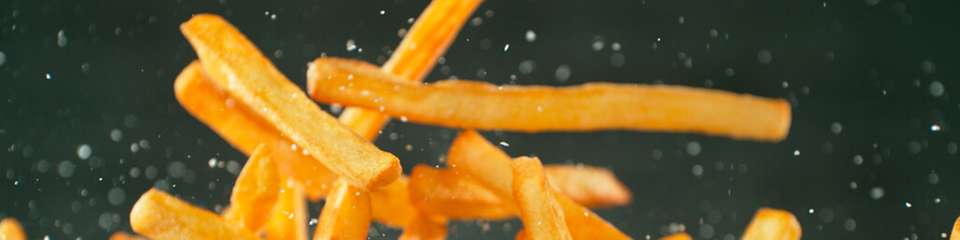 Automatisierte Verpackungslösungen ermöglichen es Herstellern von tiefgekühlten Pommes frites, hohe Ausbringung, hygienisches Verpacken und flexible Formate bei reduziertem Personaleinsatz zuverlässig umzusetzen.