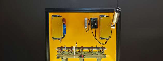 Steute-Produkte für die Fördertechnik an einem Miniatur-Funktionsmodell.