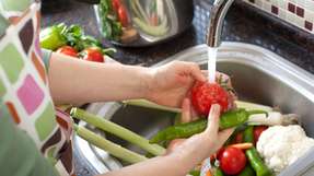 Hygiene ist in der Lebensmittelproduktion die Basis: Das Whitepaper „Hygienic Design“ von Greif‑Velox zeigt, wie durchdachtes Anlagendesign Reinigungszeiten verkürzt, Stillstände reduziert und Produktsicherheit erhöht.