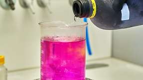 Wenn Säuren und Metalle im Kreislauf bleiben, gewinnen Unternehmen und Umwelt gleichermaßen. 