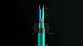 Ethernet-APL ermöglicht die Nutzung von Ethernet über Zweidrahtleitungen bis in explosionsgefährdete Bereiche. In Brownfield-Anlagen entstehen hybride Architekturen, die Feldbus, Remote-I/O und Proxy-Technologien kombinieren.