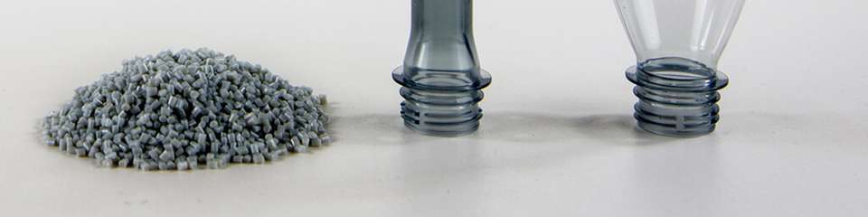 Mit einem interaktiven Online-Tool macht Sidel Einsparpotenziale bei PET-Primärverpackungen sichtbar.