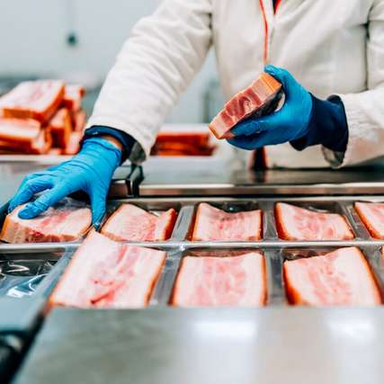 Immer mehr Verbraucher interessieren sich für Lebensmittelsicherheit. Dadurch steigt unter anderem die Nachfrage nach Rückverfolgbarkeit von Lebensmitteln. Der Workshop „Food goes digital“ am 25. Juni 2026 in Fulda bietet Entscheidern aus der Prozessindustrie praxisnahe Einblicke in wirtschaftlich tragfähige Produktionslösungen. 