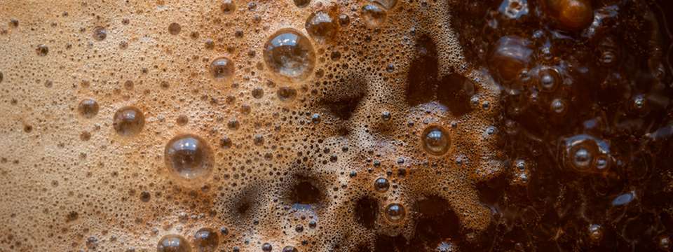 Maschinenteile mit natürlichen Mikroorganismen reinigen – ohne Lösungsmittel, ohne gefährliche Rückstände, selbstreinigend und ökologisch unbedenklich.