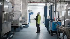 Beim Retrofit industrieller Abluftanlagen werden bestehende Komponenten überarbeitet, Luftmengen neu ausgelegt und Energieverbräuche gezielt gesenkt – und das, ohne dass eine vollständige Anlage neu gebaut werden muss.