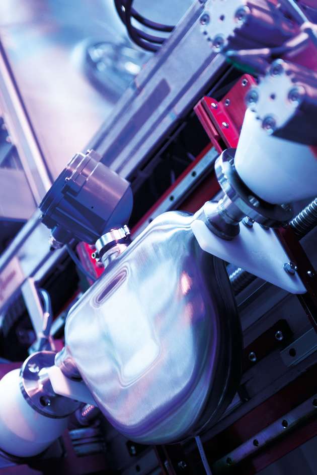 Ganz schön konstant: 
Immer direkt das Ziel ansteuern. Ein Micro-Motion-System hält, was es verspricht. Dafür sorgen Kalibrierstände, zertifiziert nach ISO/IEC 17025, die in der Welt ihresgleichen suchen. 