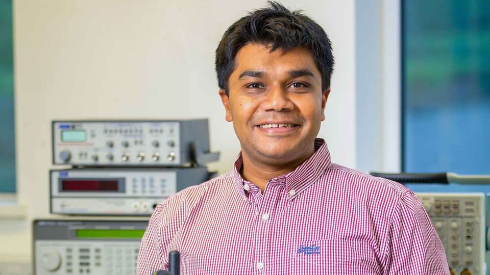 Dr. Sunay Shah, Engineering Manager (LCD) bei Sharp Devices Europe, Oxford
