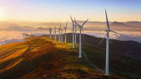 Turbinen in Windparks sollen eine lange Lebensdauer haben und müssen vor Witterung geschützt werden.