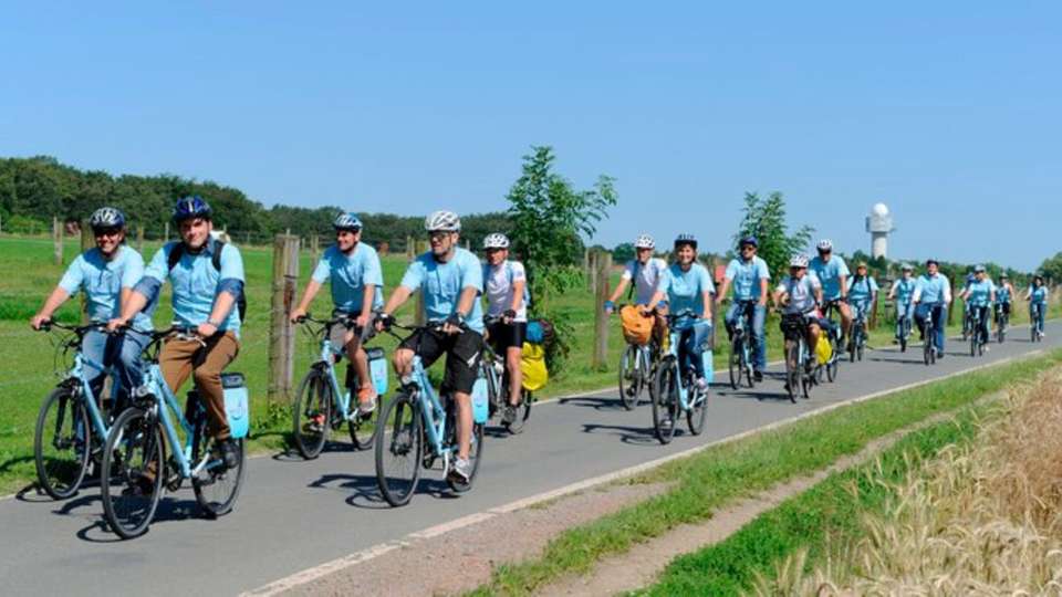 E-Bikes on Tour: RWE hat seit 2010 781 Räder an Kommunen übergeben und stellt 359 Ladestationen kostenlos zur Verfügung.