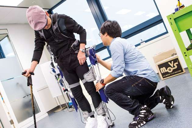 Exoskelette ermöglichen es sogar querschnittsgelähmten Menschen, wieder zu laufen.